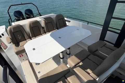 Axopar 37 T-Top