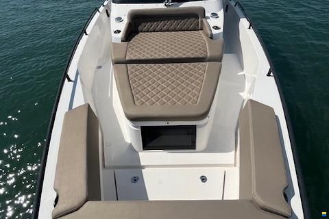 Axopar 37 T-Top