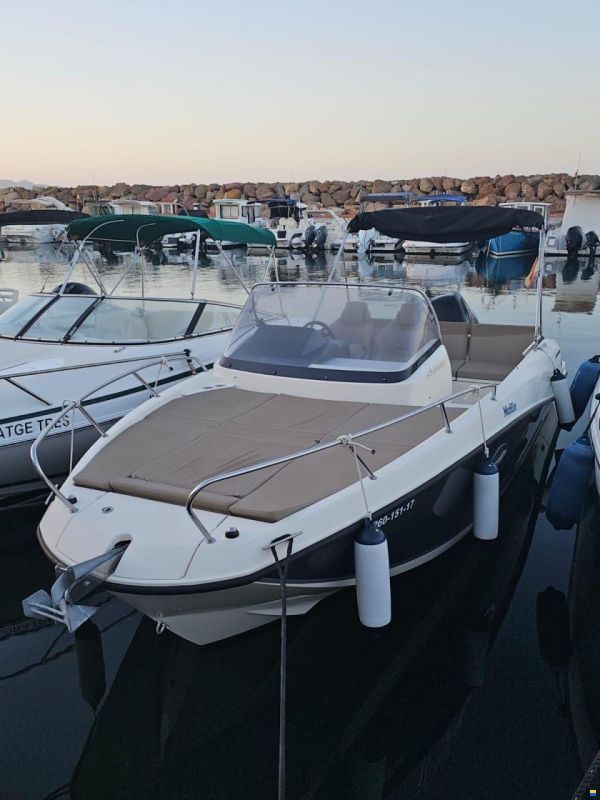 Quicksilver 675 Sundeck