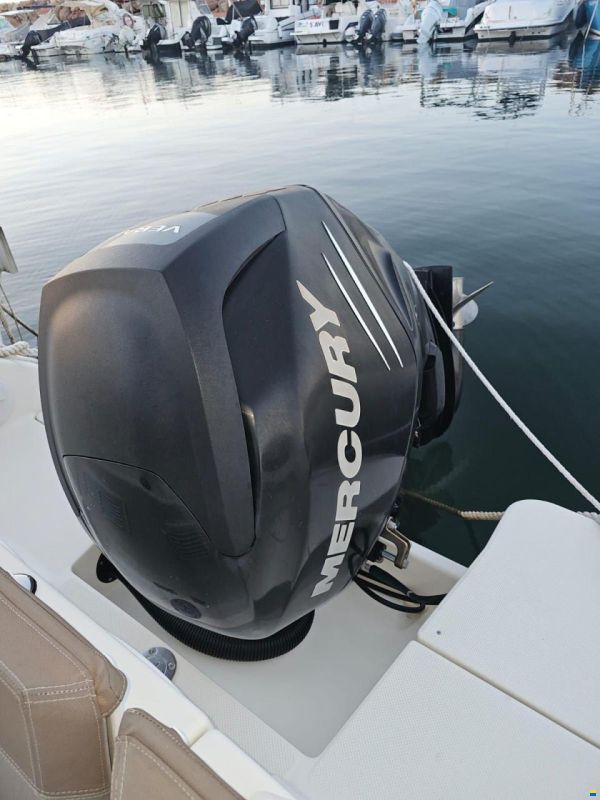 Quicksilver 675 Sundeck