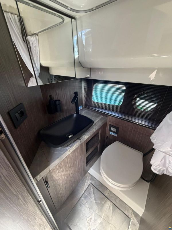Cranchi A32 Luxury Tender