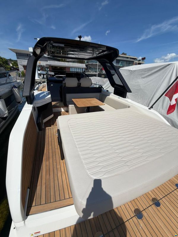 Cranchi A32 Luxury Tender