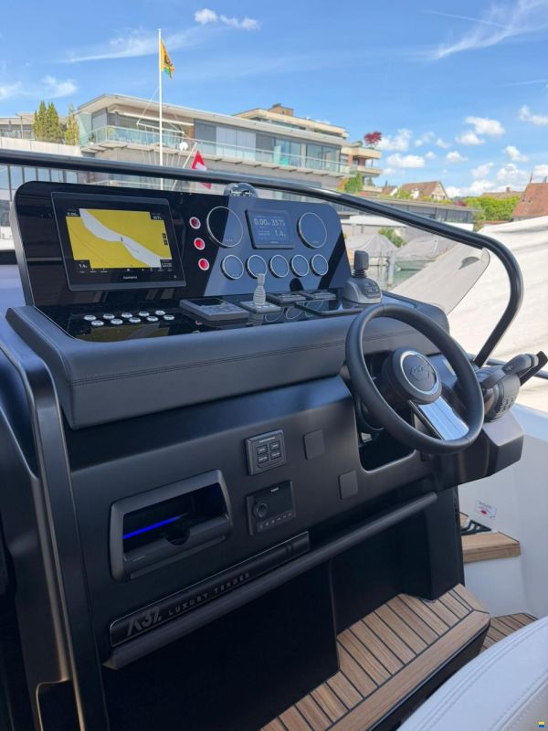Cranchi A32 Luxury Tender