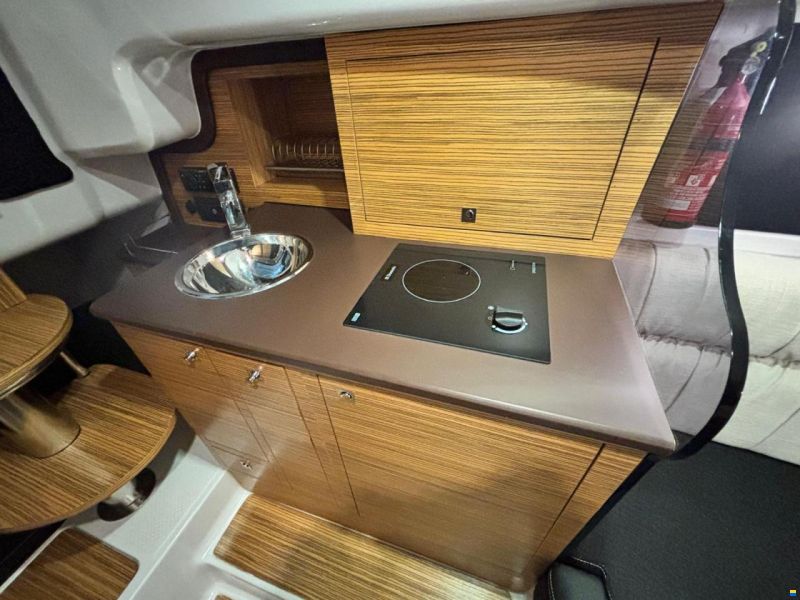 Ranieri Shadow 30