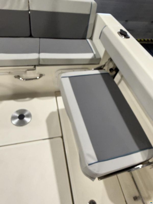 Quicksilver Pilothouse 625