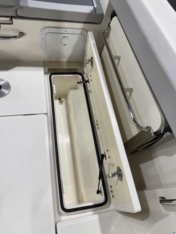 Quicksilver Pilothouse 625