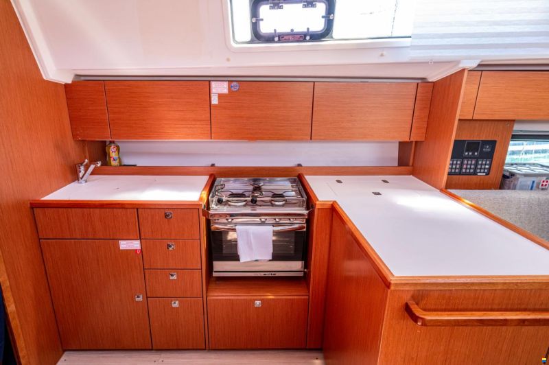 Bavaria C42