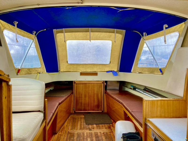 LM Boats 27