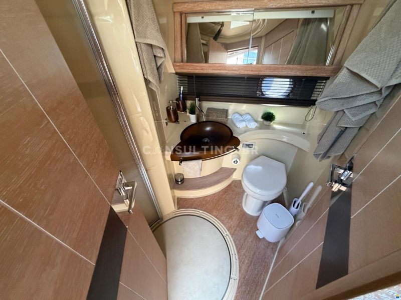 Azimut 47 Fly