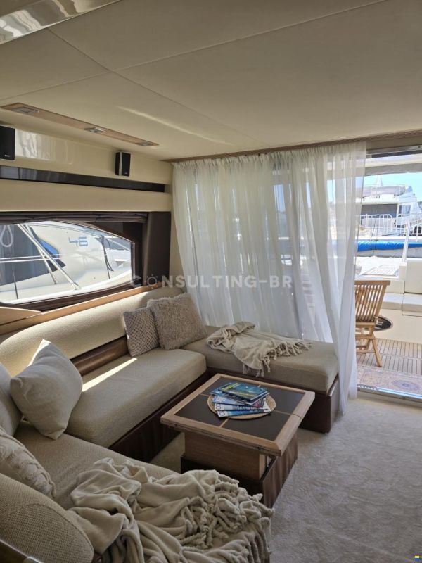 Azimut 47 Fly