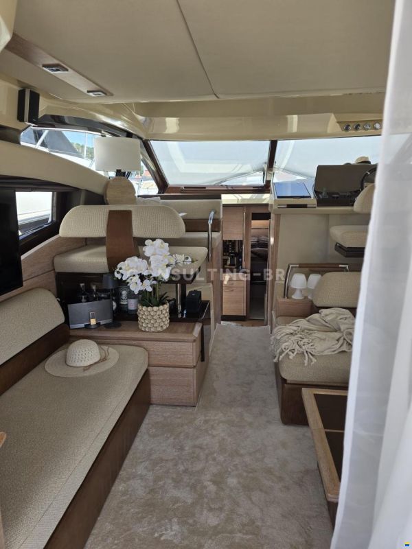 Azimut 47 Fly