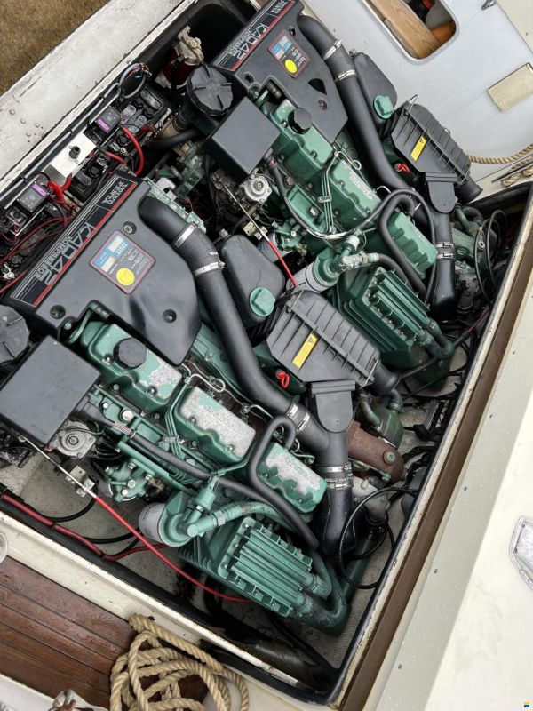 Bertram 26 HT