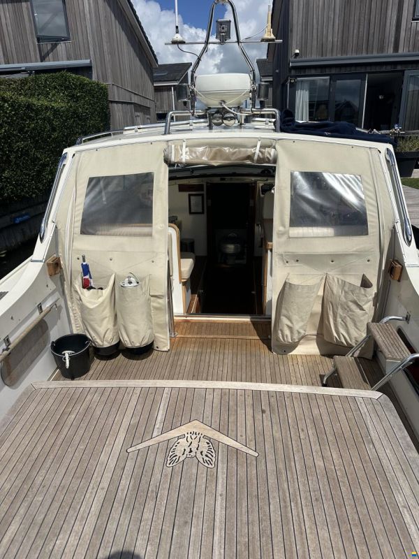 Bertram 26 HT
