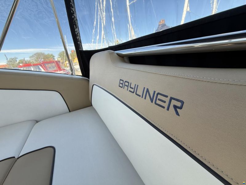 Bayliner 842 Cuddy