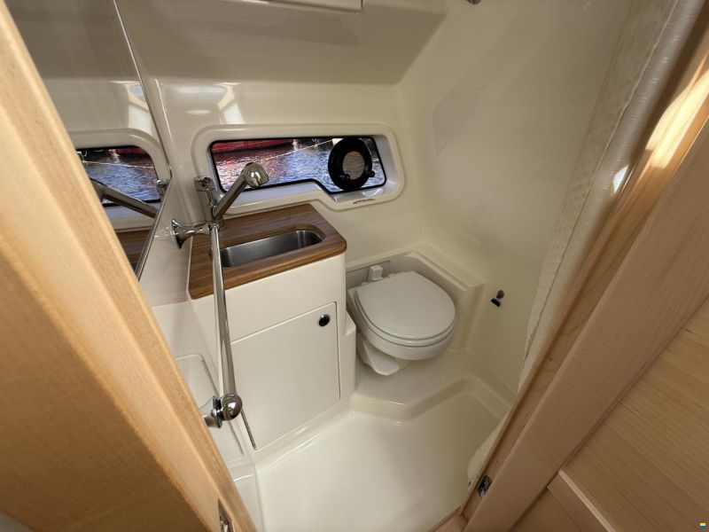 Bayliner 842 Cuddy