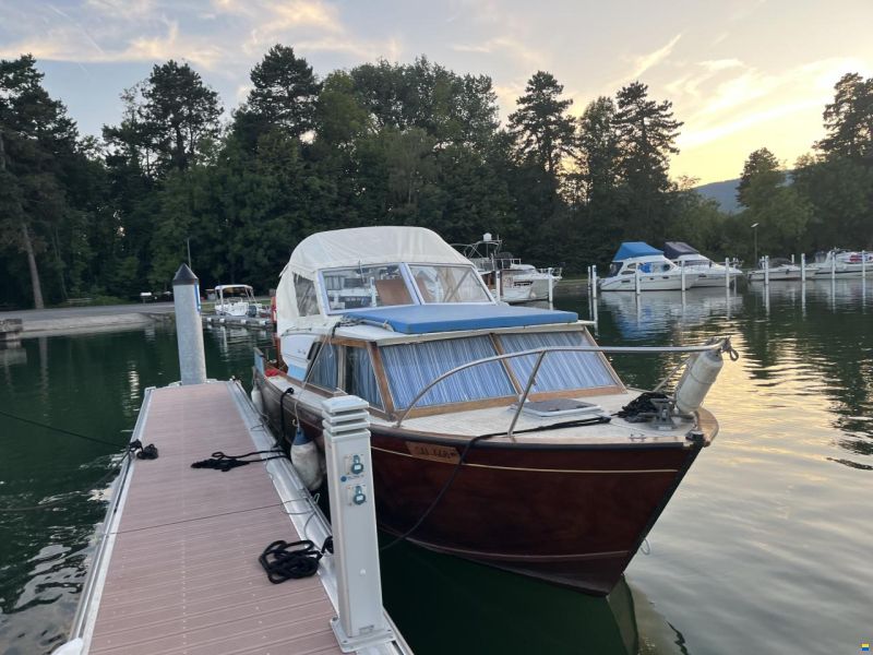 Chris Craft Cavalier 26