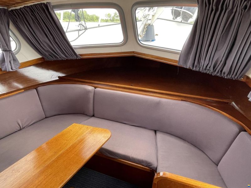 Crown Cruiser 1050