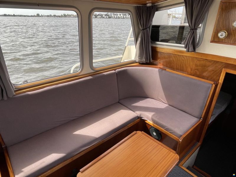 Crown Cruiser 1050