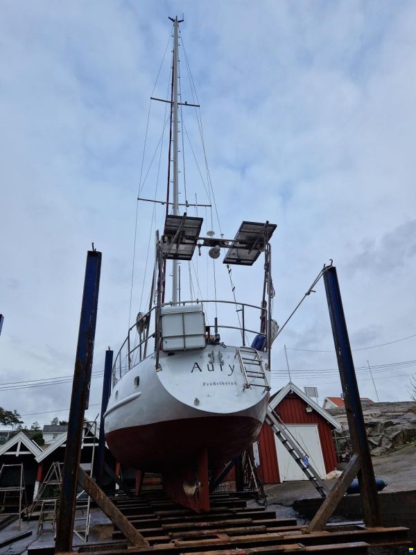 Jade Clipper