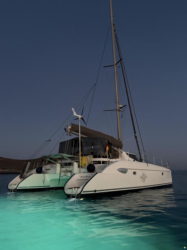 Fountaine Pajot Lavezzi 40