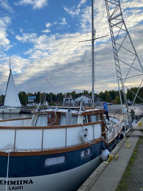 Nauticat 33
