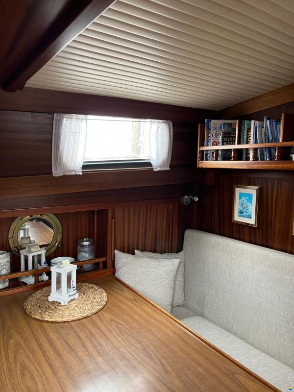 Nauticat 33