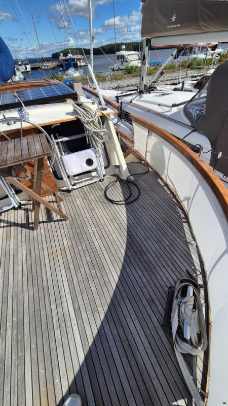 Nauticat 33