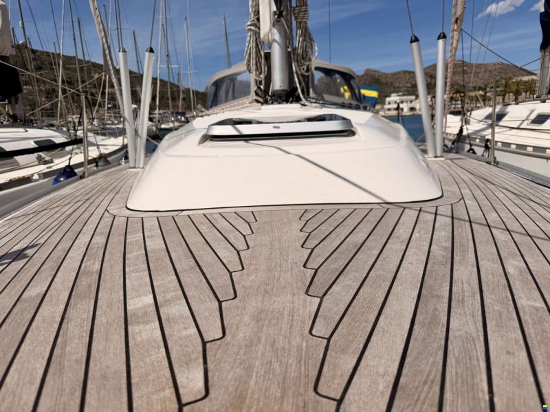 Bavaria 37