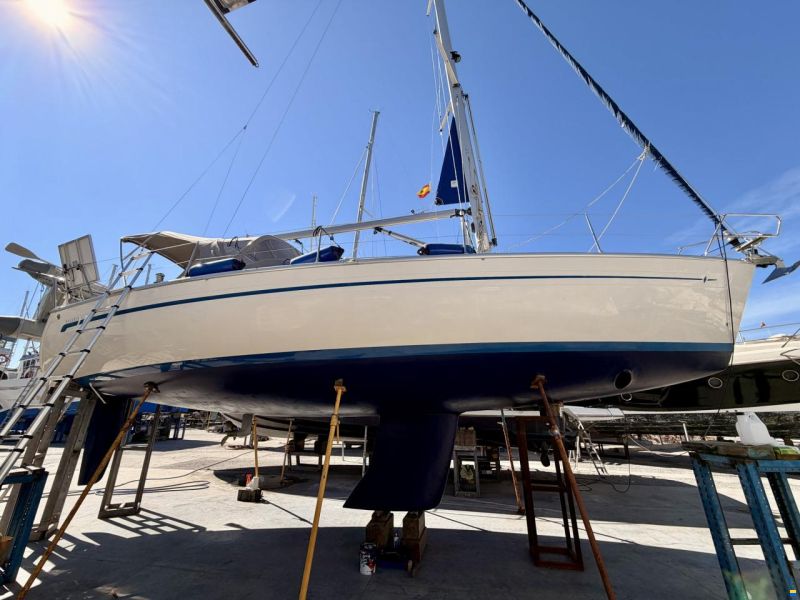 Bavaria 37