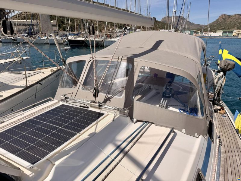Bavaria 37