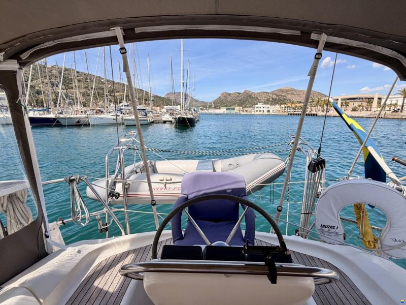 Bavaria 37