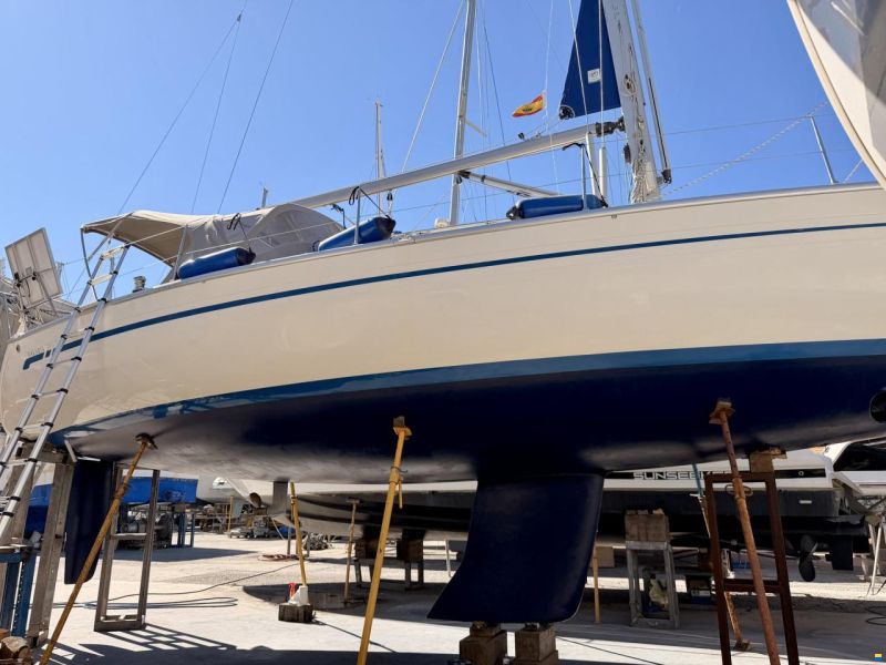 Bavaria 37