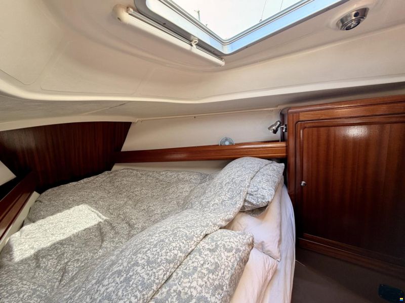 Bavaria 37