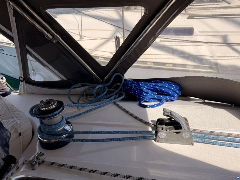 Bavaria 37