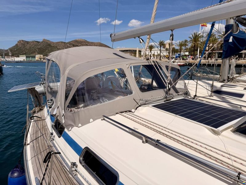 Bavaria 37