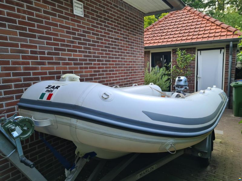Zar Mini Rib 13 DL met trailer
