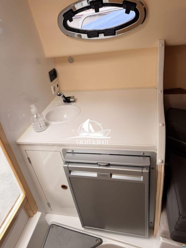Aqualine 690 Cabin