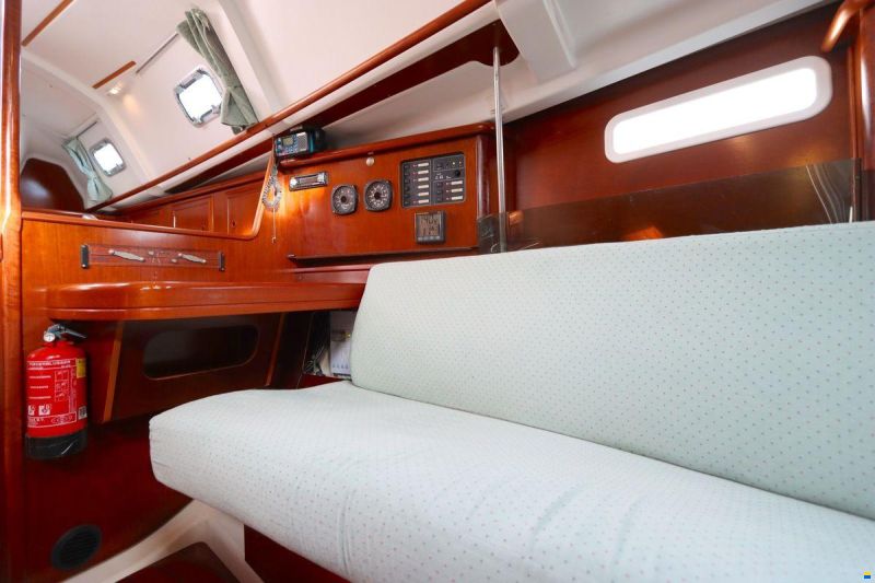 Beneteau Oceanis Clipper 331 Lifting keel