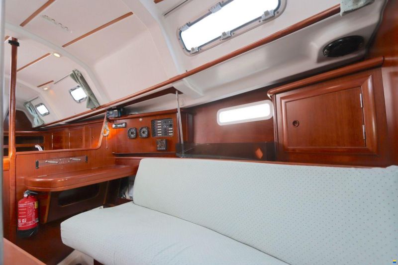Beneteau Oceanis Clipper 331 Lifting keel