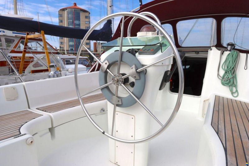 Beneteau Oceanis Clipper 331 Lifting keel