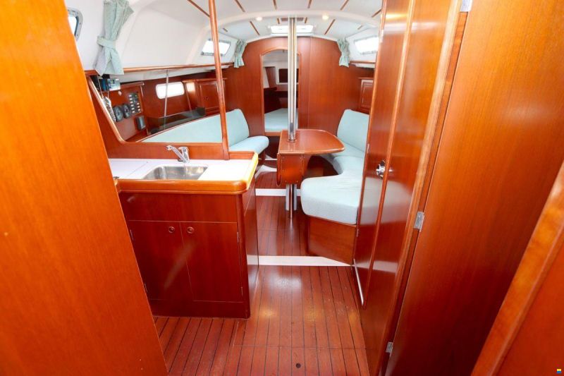 Beneteau Oceanis Clipper 331 Lifting keel