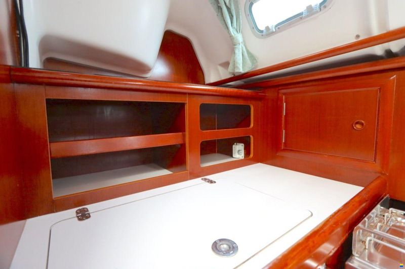 Beneteau Oceanis Clipper 331 Lifting keel