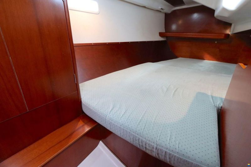 Beneteau Oceanis Clipper 331 Lifting keel