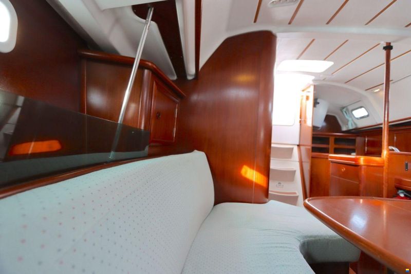Beneteau Oceanis Clipper 331 Lifting keel