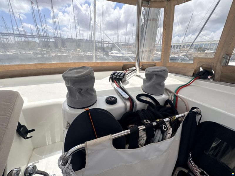 Lagoon 42