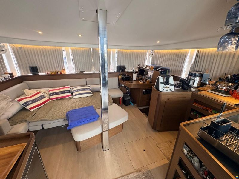 Lagoon 42