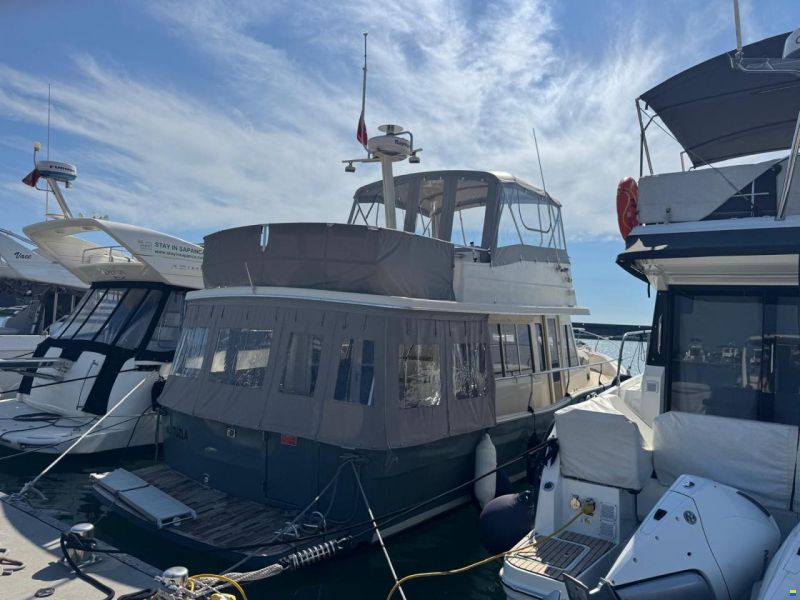 Mainship 40 Trawler