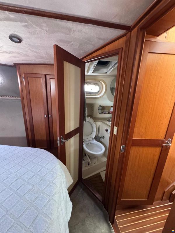 Mainship 40 Trawler