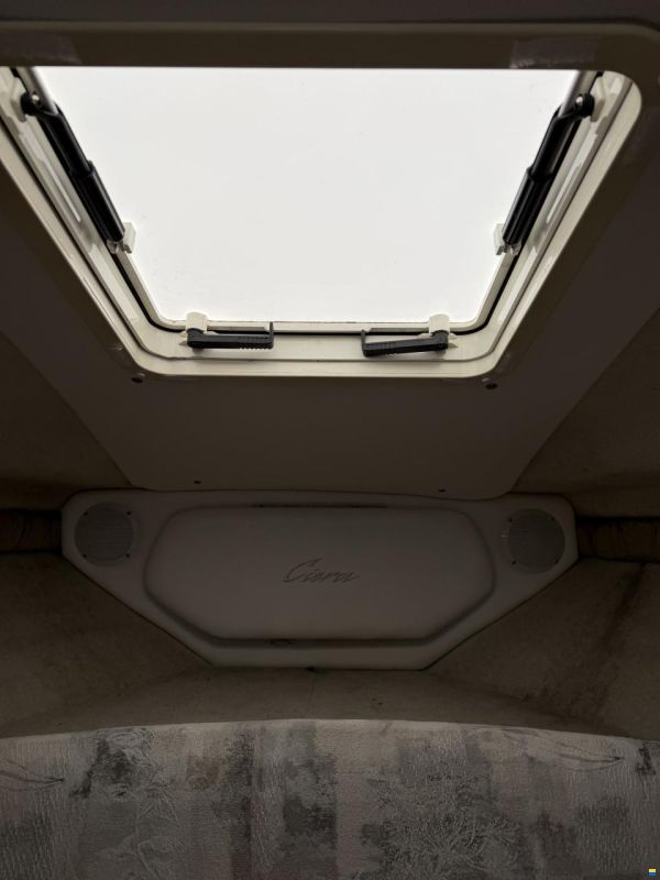 Bayliner 2355