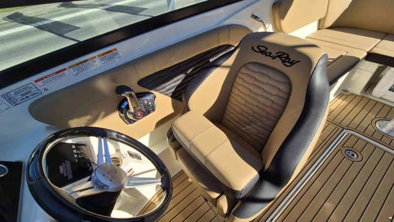 Sea Ray SPX 230
